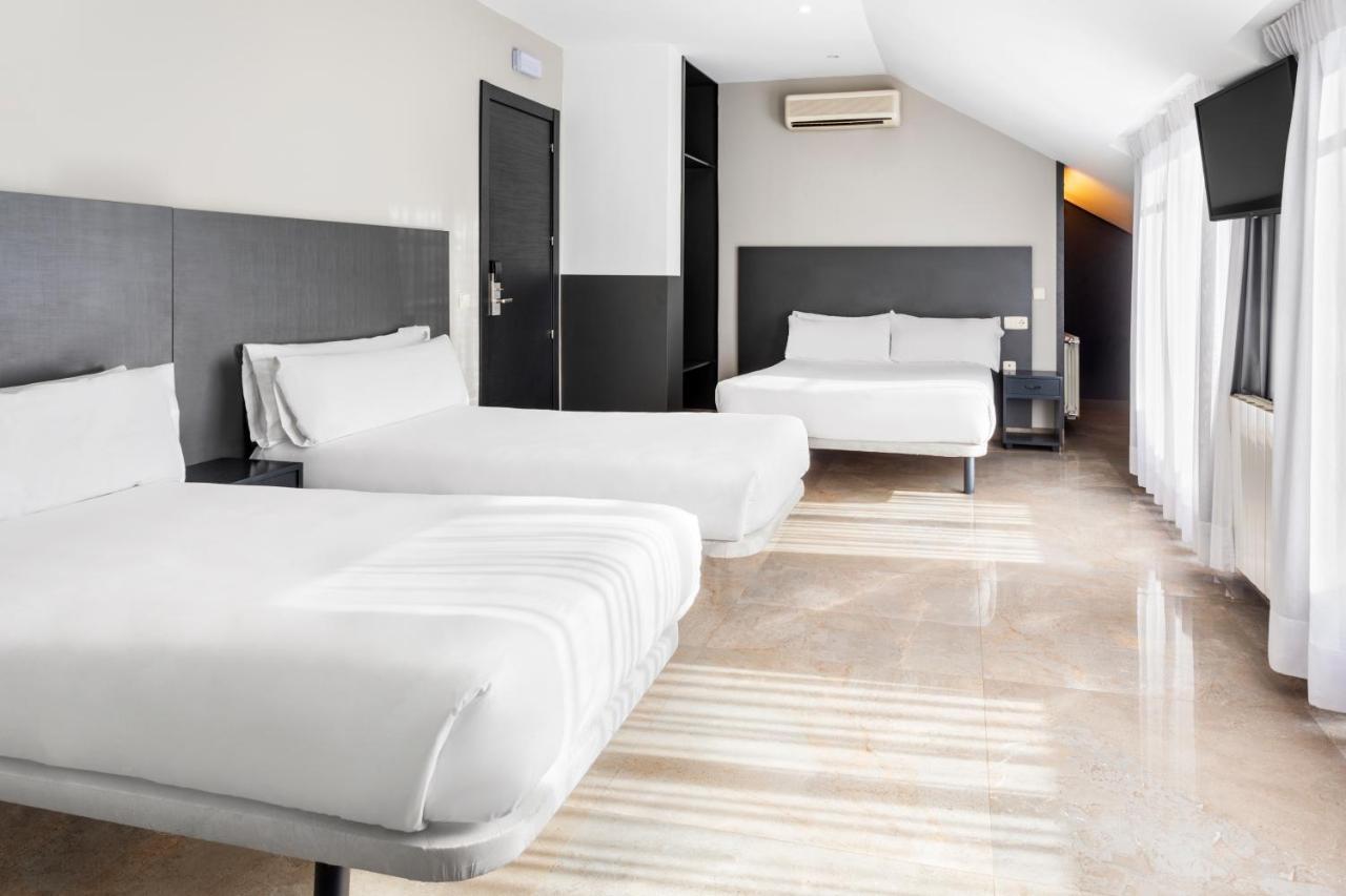 Quadruple Room,1329961931:JPEG